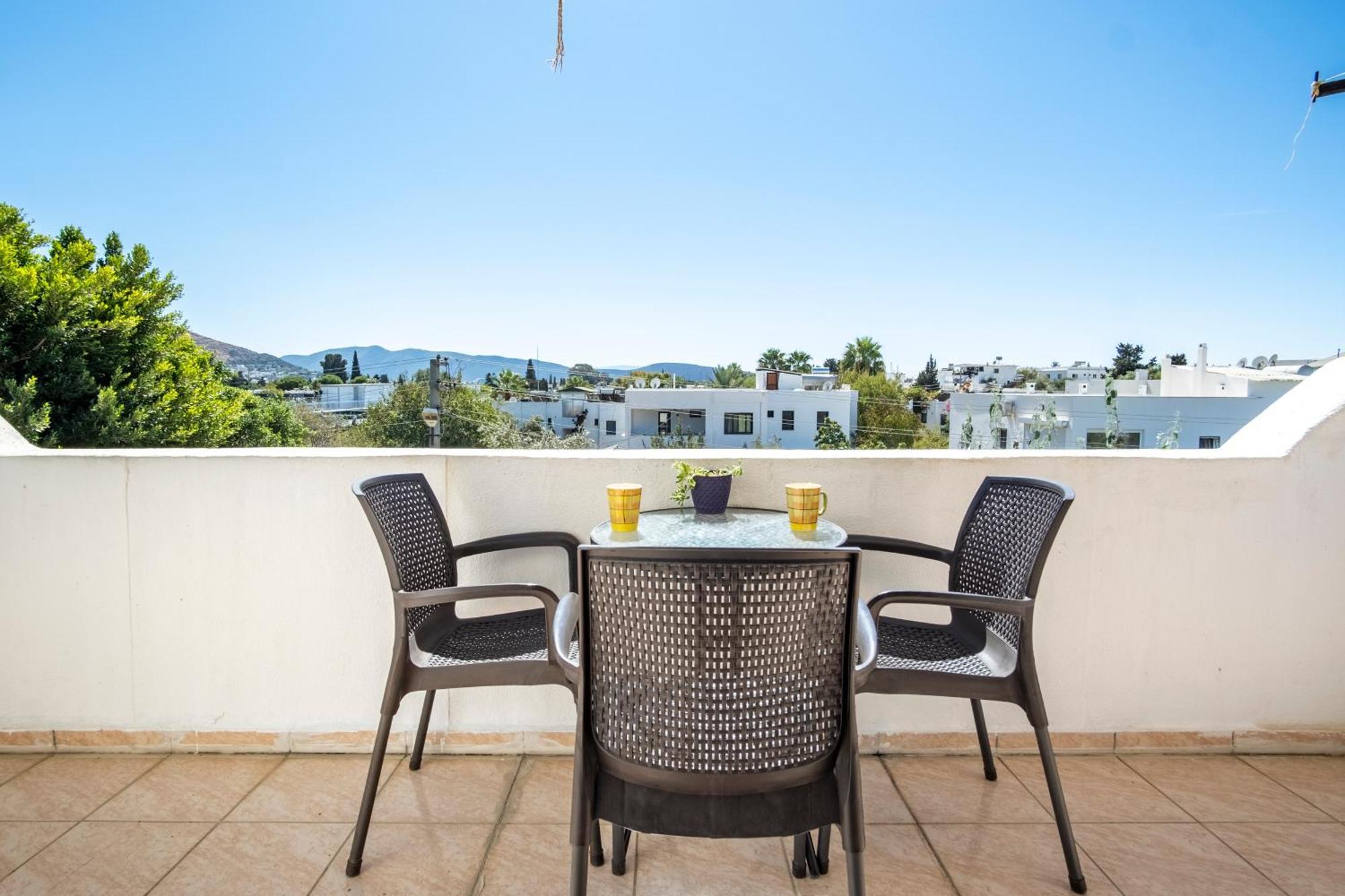 Central, Cozy, 15 Min Walk To The Beach, Fast Wi-Fi, Free Parking, 4Ppl 博德鲁姆 外观 照片